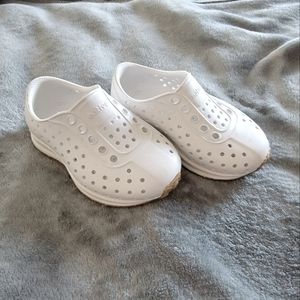 Natives toddler size 5